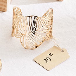 Etiquetage à bijoux